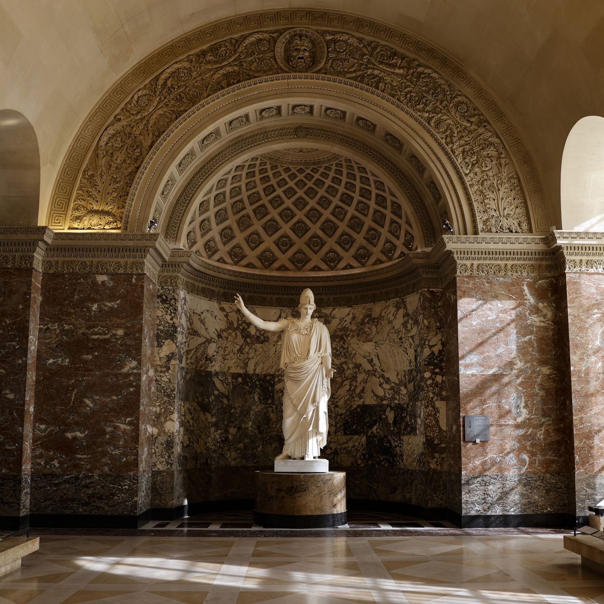 Pallas de Velletri Marbre de Carrare, Ier siècle de notre ère © France Info