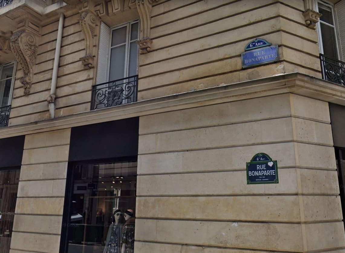 Plaque de la rue Napoléon dans le 6e arrondissement de Paris © actu.fr